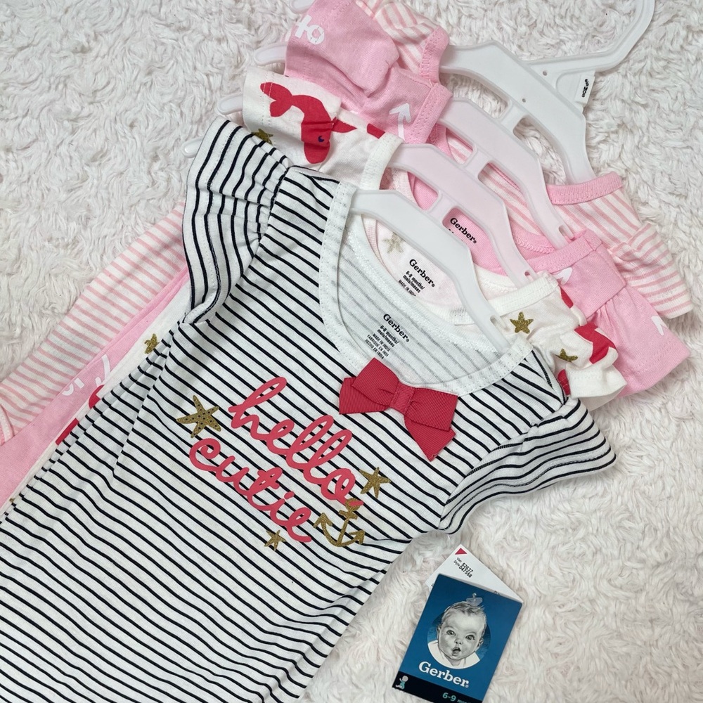 🦋Gerber onsies w/ 2 pants